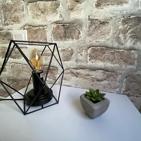 Le Remois - T2 - Renove - Parking - Cour Privative - Wifi Appartement