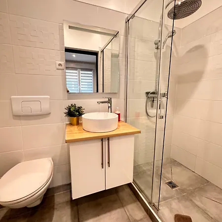 Le Remois - T2 - Renove - Parking - Cour Privative - Wifi Apartman