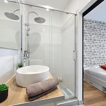 Le Remois - T2 - Renove - Parking - Cour Privative - Wifi アパート *