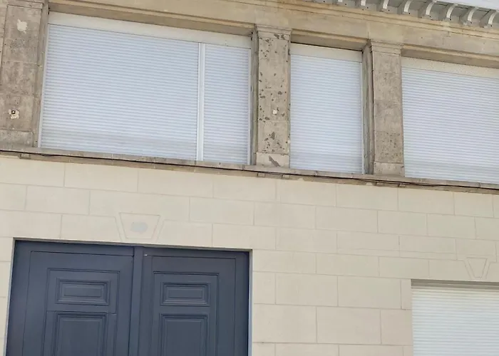 Le Remois - T2 - Renove - Parking - Cour Privative - Wifi アパート ランス