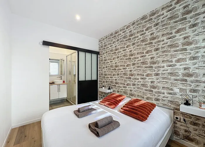 Le Remois - T2 - Renove - Parking - Cour Privative - Wifi * Reims